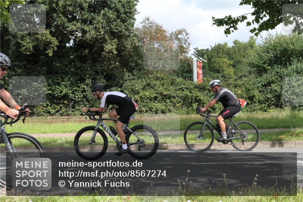 10.08.2025 - GEWOBA Citytriathlon Bremen Yannick Fuchs http://msf.ph/oto/8567274 10.08.2025 12:32:04 Radfahren 552, 615, 627, 657, 682, 689, 770, 806, 838, 839, 857, 873, 876, 888, 897 meine-sportfotos.de