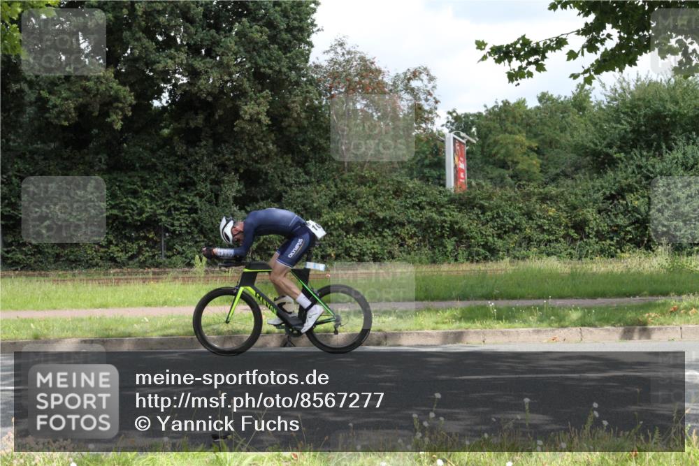 10.08.2025 - GEWOBA Citytriathlon Bremen Yannick Fuchs http://msf.ph/oto/8567277 10.08.2025 12:32:07 Radfahren 551, 615, 627, 657, 682, 689, 770, 806, 838, 839, 857, 873, 876, 888, 897 meine-sportfotos.de