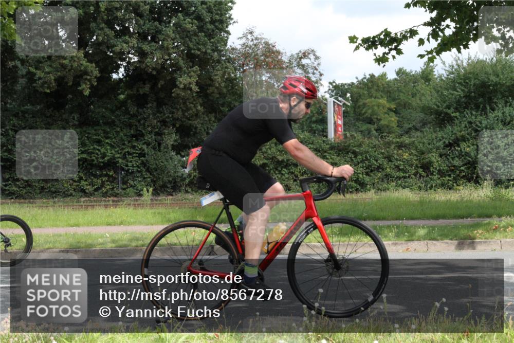 10.08.2025 - GEWOBA Citytriathlon Bremen Yannick Fuchs http://msf.ph/oto/8567278 10.08.2025 12:32:07 Radfahren 551, 615, 627, 657, 682, 689, 770, 806, 838, 839, 857, 873, 876, 888, 897 meine-sportfotos.de