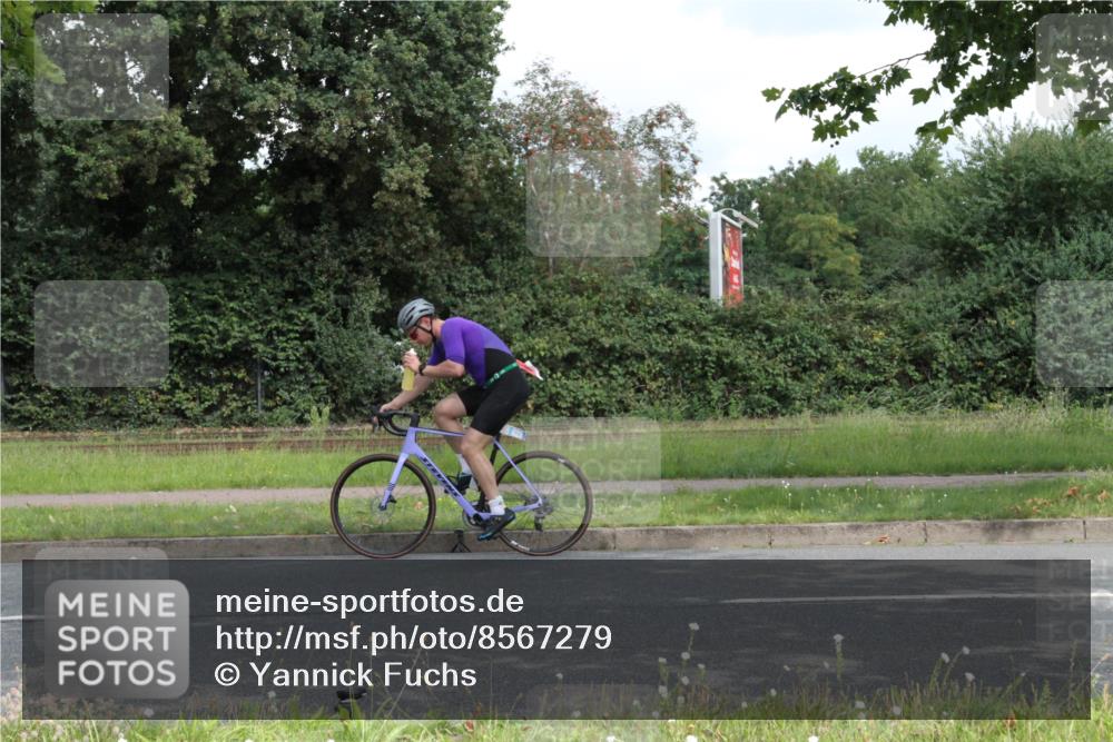 10.08.2025 - GEWOBA Citytriathlon Bremen Yannick Fuchs http://msf.ph/oto/8567279 10.08.2025 12:32:09 Radfahren 551, 615, 657, 682, 689, 735, 770, 806, 838, 839, 857, 873, 876, 888, 897 meine-sportfotos.de