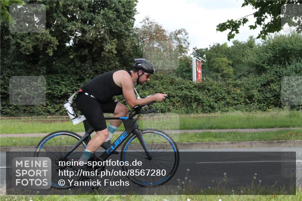 10.08.2025 - GEWOBA Citytriathlon Bremen Yannick Fuchs http://msf.ph/oto/8567280 10.08.2025 12:32:10 Radfahren 551, 657, 682, 689, 735, 770, 806, 838, 839, 857, 873, 876, 888, 897 meine-sportfotos.de