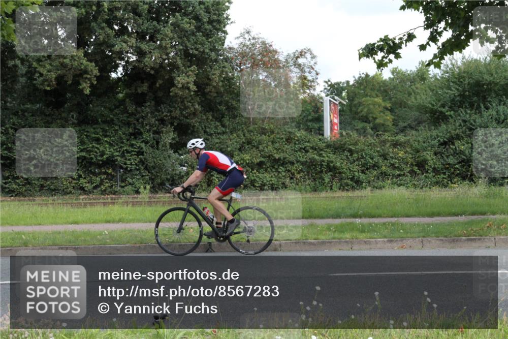 10.08.2025 - GEWOBA Citytriathlon Bremen Yannick Fuchs http://msf.ph/oto/8567283 10.08.2025 12:32:14 Radfahren 551, 648, 682, 735, 776, 806, 838, 857, 876, 888, 897 meine-sportfotos.de