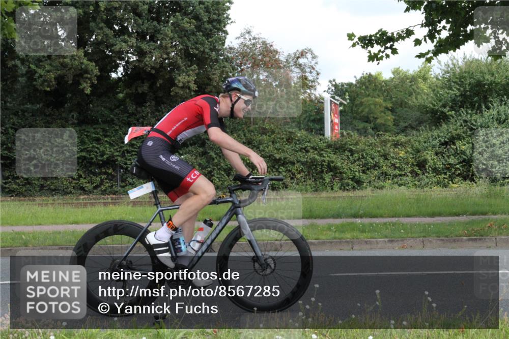 10.08.2025 - GEWOBA Citytriathlon Bremen Yannick Fuchs http://msf.ph/oto/8567285 10.08.2025 12:32:18 Radfahren 551, 641, 648, 682, 735, 776, 806, 838, 840 meine-sportfotos.de