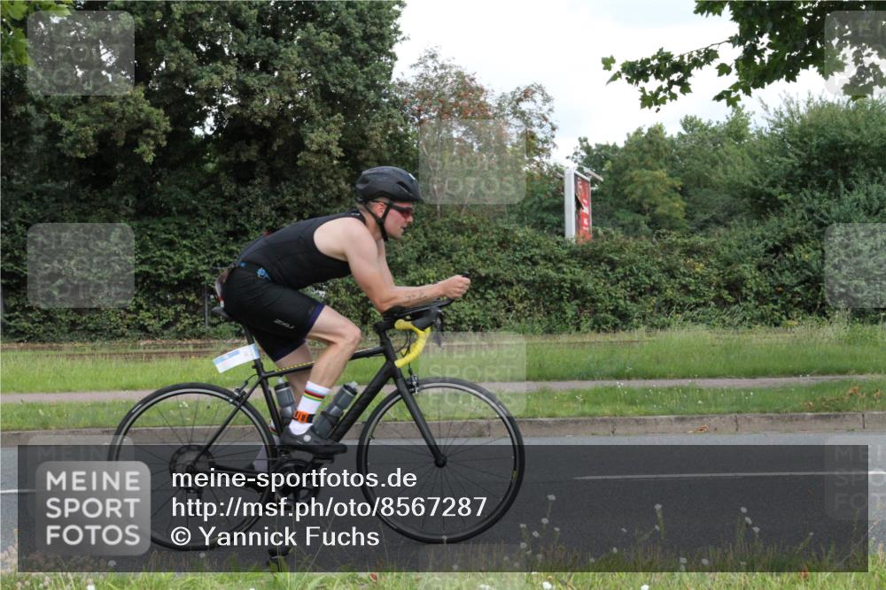 10.08.2025 - GEWOBA Citytriathlon Bremen Yannick Fuchs http://msf.ph/oto/8567287 10.08.2025 12:32:22 Radfahren 551, 641, 643, 648, 682, 735, 776, 806, 840 meine-sportfotos.de