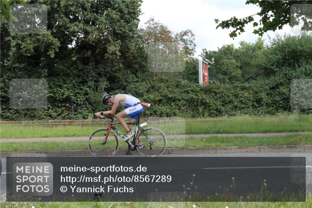 10.08.2025 - GEWOBA Citytriathlon Bremen Yannick Fuchs http://msf.ph/oto/8567289 10.08.2025 12:32:24 Radfahren 551, 641, 643, 648, 682, 735, 776, 840, 959 meine-sportfotos.de