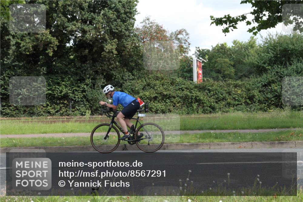 10.08.2025 - GEWOBA Citytriathlon Bremen Yannick Fuchs http://msf.ph/oto/8567291 10.08.2025 12:32:26 Radfahren 551, 641, 643, 648, 682, 735, 776, 840, 959 meine-sportfotos.de