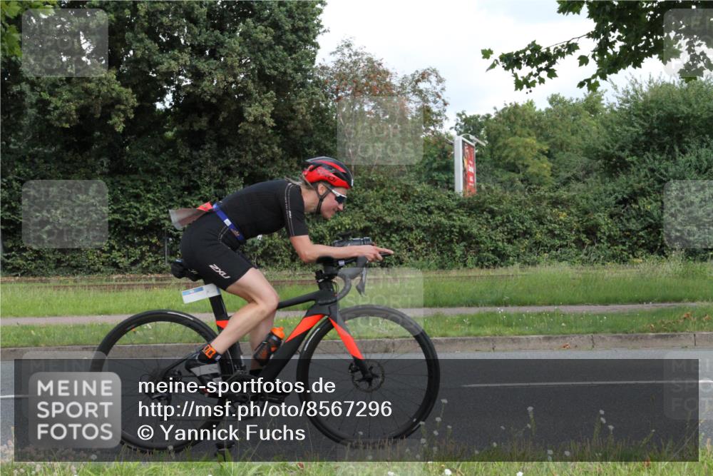 10.08.2025 - GEWOBA Citytriathlon Bremen Yannick Fuchs http://msf.ph/oto/8567296 10.08.2025 12:32:36 Radfahren 566, 641, 643, 648, 776, 840, 852, 959, 1017 meine-sportfotos.de