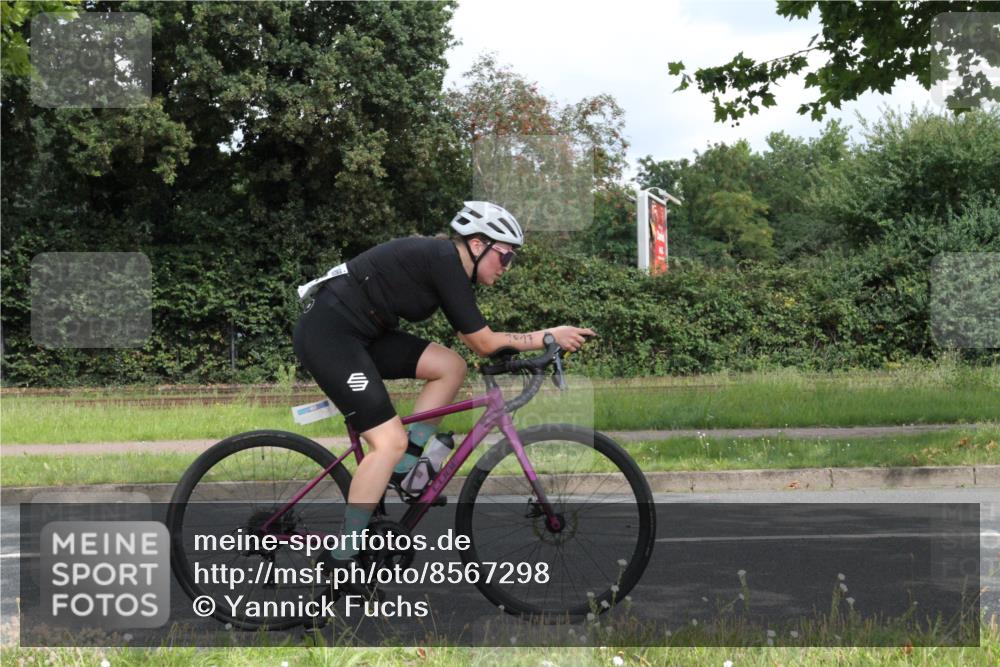 10.08.2025 - GEWOBA Citytriathlon Bremen Yannick Fuchs http://msf.ph/oto/8567298 10.08.2025 12:32:41 Radfahren 566, 641, 643, 840, 852, 959, 1017 meine-sportfotos.de