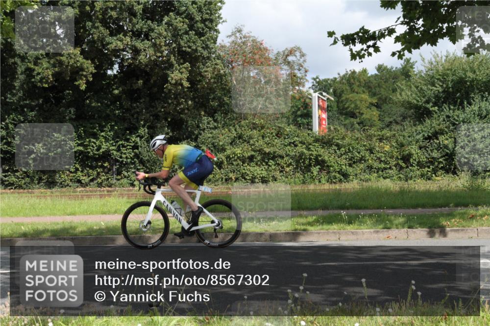 10.08.2025 - GEWOBA Citytriathlon Bremen Yannick Fuchs http://msf.ph/oto/8567302 10.08.2025 12:32:53 Radfahren 566, 604, 626, 664, 681, 715, 852, 1010, 1016 meine-sportfotos.de