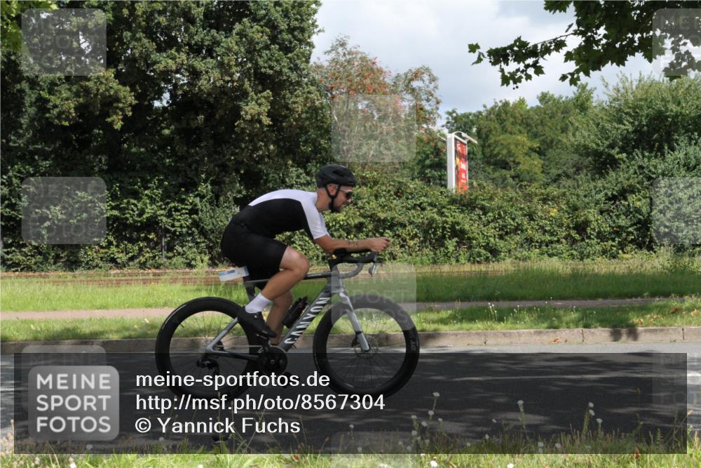 10.08.2025 - GEWOBA Citytriathlon Bremen Yannick Fuchs http://msf.ph/oto/8567304 10.08.2025 12:32:56 Radfahren 566, 604, 626, 664, 681, 715, 824, 852, 1010, 1016 meine-sportfotos.de