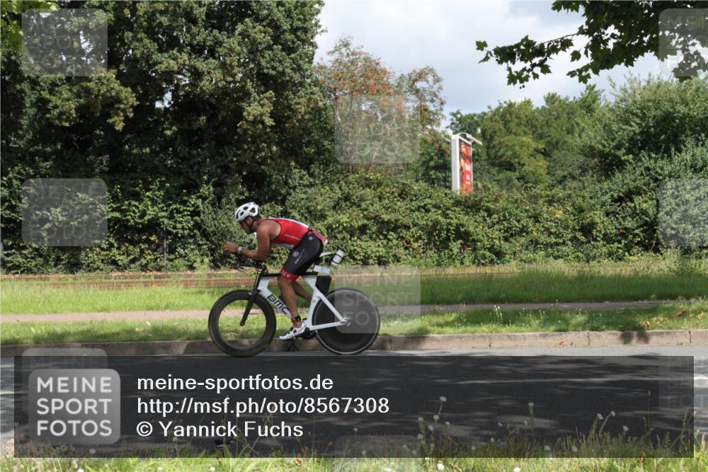 10.08.2025 - GEWOBA Citytriathlon Bremen Yannick Fuchs http://msf.ph/oto/8567308 10.08.2025 12:33:00 Radfahren 554, 566, 604, 626, 664, 681, 715, 824, 852, 1010, 1016 meine-sportfotos.de