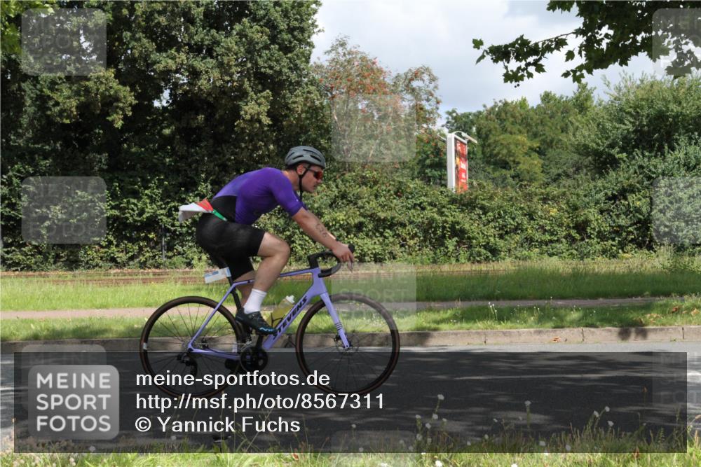 10.08.2025 - GEWOBA Citytriathlon Bremen Yannick Fuchs http://msf.ph/oto/8567311 10.08.2025 12:33:03 Radfahren 554, 604, 626, 664, 681, 708, 715, 738, 824, 1010, 1016 meine-sportfotos.de