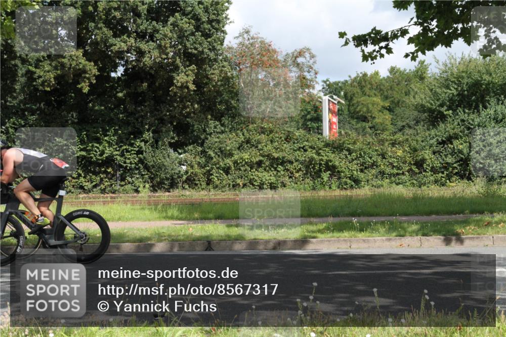 10.08.2025 - GEWOBA Citytriathlon Bremen Yannick Fuchs http://msf.ph/oto/8567317 10.08.2025 12:33:11 Radfahren 554, 626, 664, 708, 738, 824, 836, 859, 1010 meine-sportfotos.de