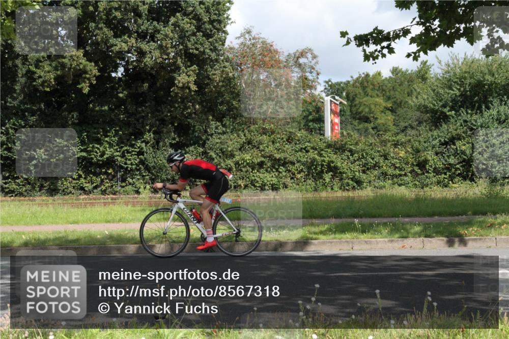 10.08.2025 - GEWOBA Citytriathlon Bremen Yannick Fuchs http://msf.ph/oto/8567318 10.08.2025 12:33:12 Radfahren 554, 626, 664, 708, 738, 824, 836, 859 meine-sportfotos.de
