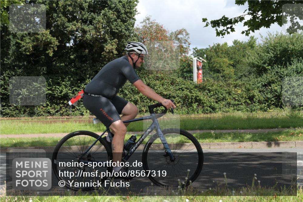10.08.2025 - GEWOBA Citytriathlon Bremen Yannick Fuchs http://msf.ph/oto/8567319 10.08.2025 12:33:15 Radfahren 554, 626, 708, 738, 824, 836, 859 meine-sportfotos.de