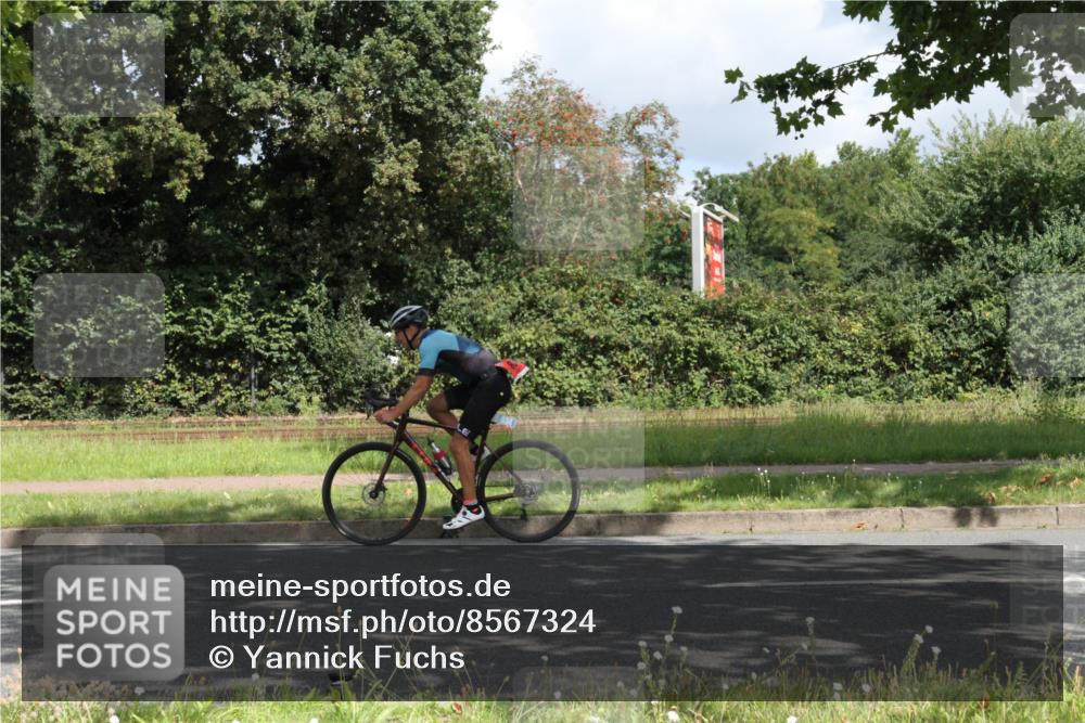 10.08.2025 - GEWOBA Citytriathlon Bremen Yannick Fuchs http://msf.ph/oto/8567324 10.08.2025 12:33:22 Radfahren 554, 708, 738, 820, 836, 859 meine-sportfotos.de