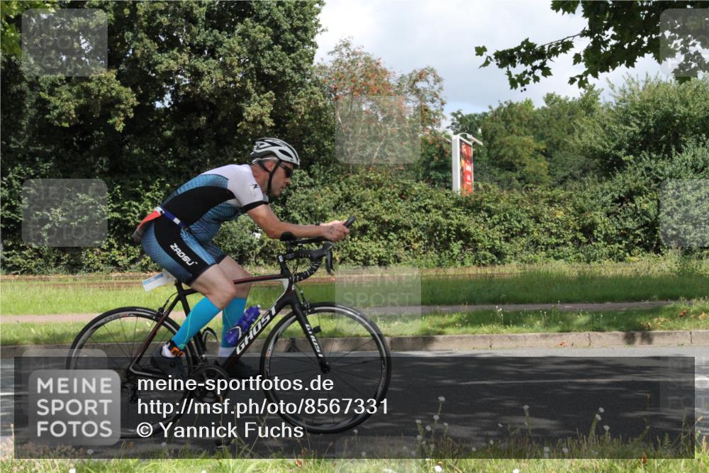 10.08.2025 - GEWOBA Citytriathlon Bremen Yannick Fuchs http://msf.ph/oto/8567331 10.08.2025 12:33:46 Radfahren 560, 635, 741, 856, 858, 895 meine-sportfotos.de
