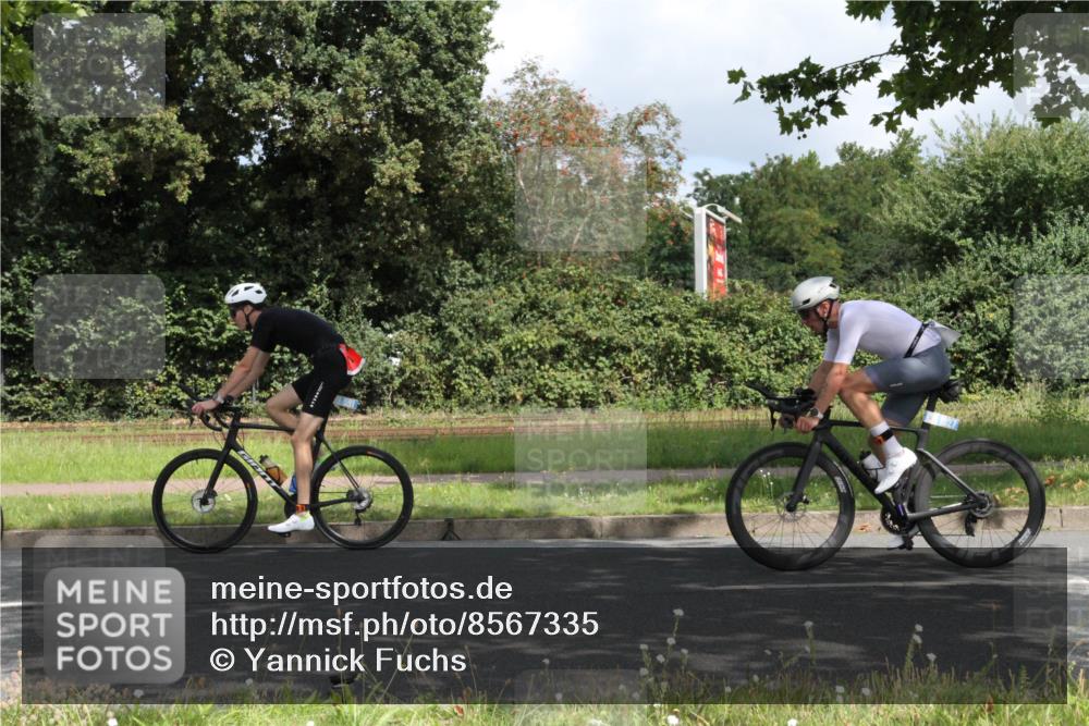 10.08.2025 - GEWOBA Citytriathlon Bremen Yannick Fuchs http://msf.ph/oto/8567335 10.08.2025 12:33:49 Radfahren 560, 635, 637, 741, 856, 858, 867, 895 meine-sportfotos.de