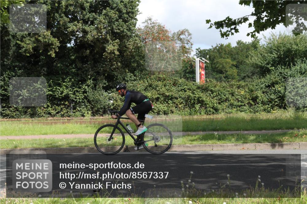 10.08.2025 - GEWOBA Citytriathlon Bremen Yannick Fuchs http://msf.ph/oto/8567337 10.08.2025 12:33:50 Radfahren 560, 635, 637, 741, 856, 858, 867, 895 meine-sportfotos.de