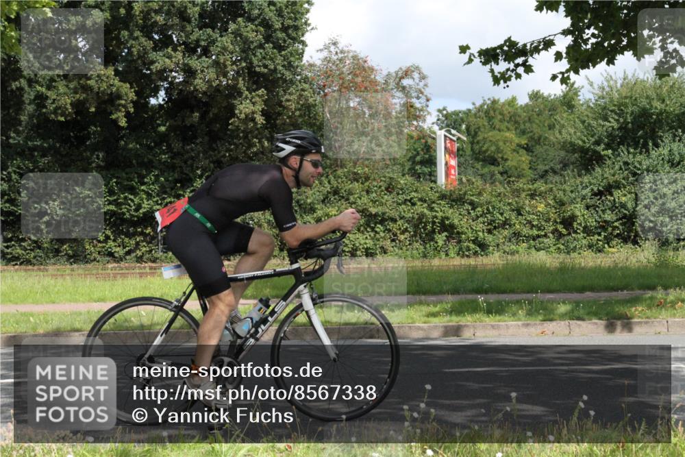 10.08.2025 - GEWOBA Citytriathlon Bremen Yannick Fuchs http://msf.ph/oto/8567338 10.08.2025 12:33:52 Radfahren 560, 635, 637, 741, 768, 856, 858, 867, 895 meine-sportfotos.de