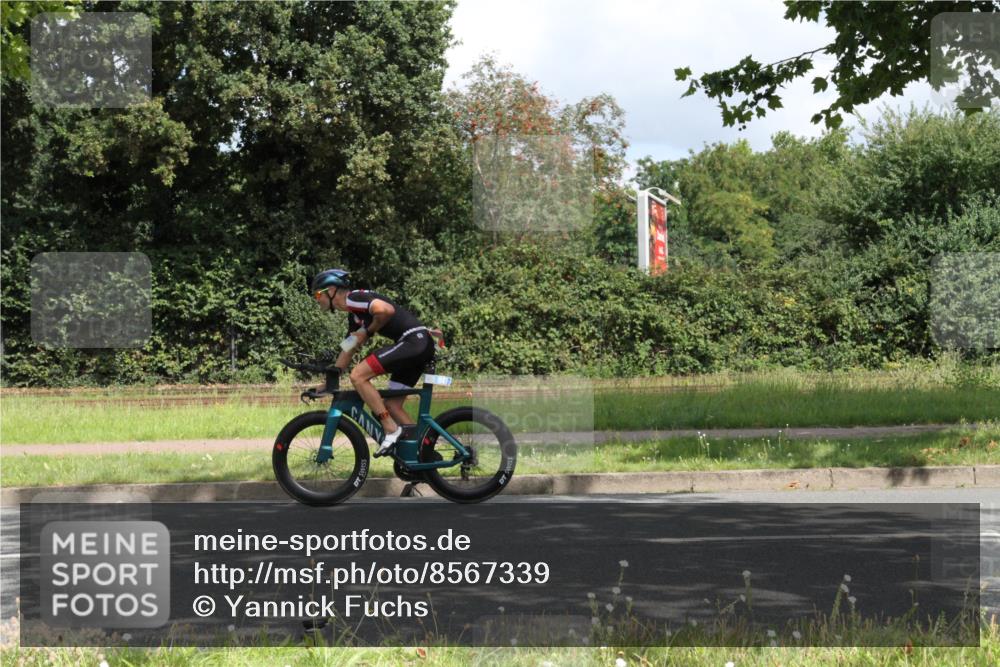 10.08.2025 - GEWOBA Citytriathlon Bremen Yannick Fuchs http://msf.ph/oto/8567339 10.08.2025 12:33:53 Radfahren 560, 635, 637, 741, 768, 856, 858, 867, 895 meine-sportfotos.de