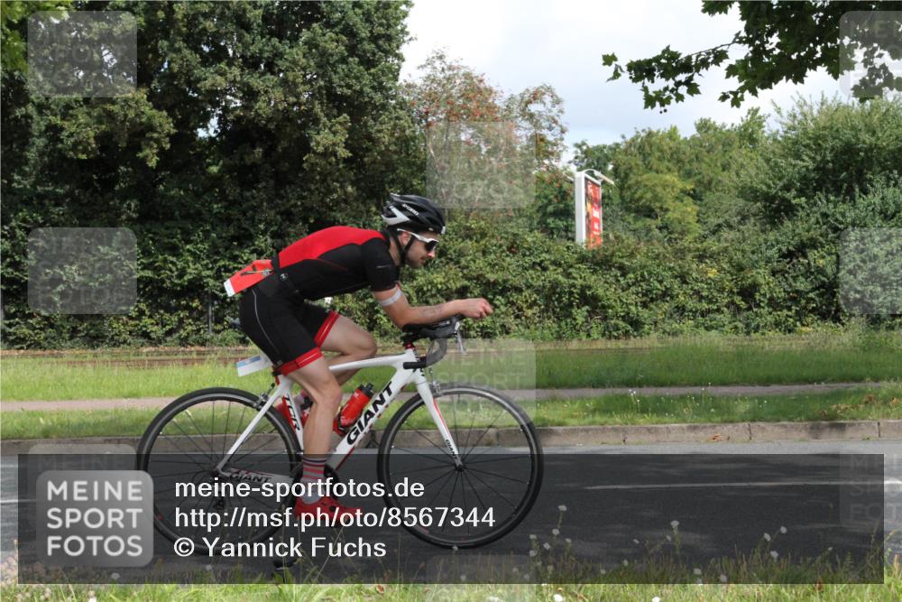 10.08.2025 - GEWOBA Citytriathlon Bremen Yannick Fuchs http://msf.ph/oto/8567344 10.08.2025 12:34:00 Radfahren 560, 635, 637, 741, 768, 858, 867 meine-sportfotos.de