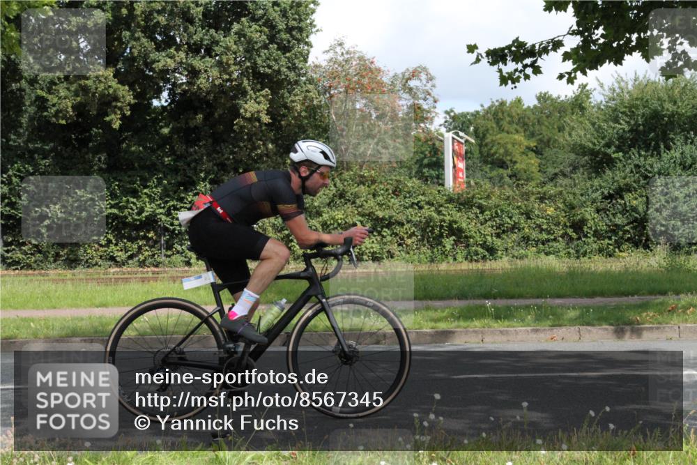 10.08.2025 - GEWOBA Citytriathlon Bremen Yannick Fuchs http://msf.ph/oto/8567345 10.08.2025 12:34:02 Radfahren 560, 635, 637, 741, 768, 822, 858, 867 meine-sportfotos.de