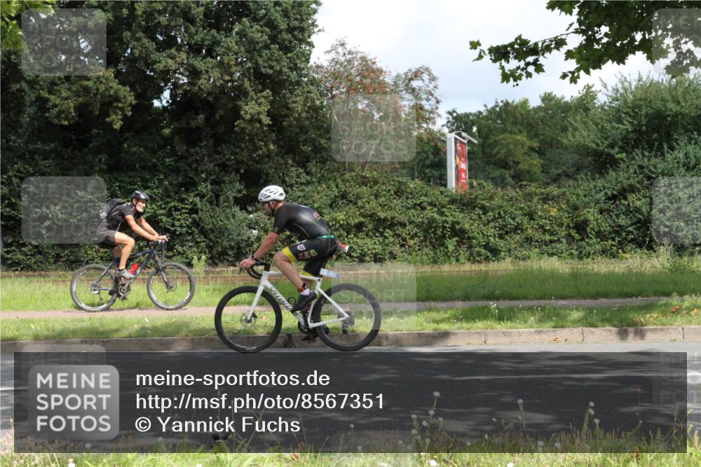 10.08.2025 - GEWOBA Citytriathlon Bremen Yannick Fuchs http://msf.ph/oto/8567351 10.08.2025 12:34:11 Radfahren 553, 637, 768, 822, 834, 867 meine-sportfotos.de
