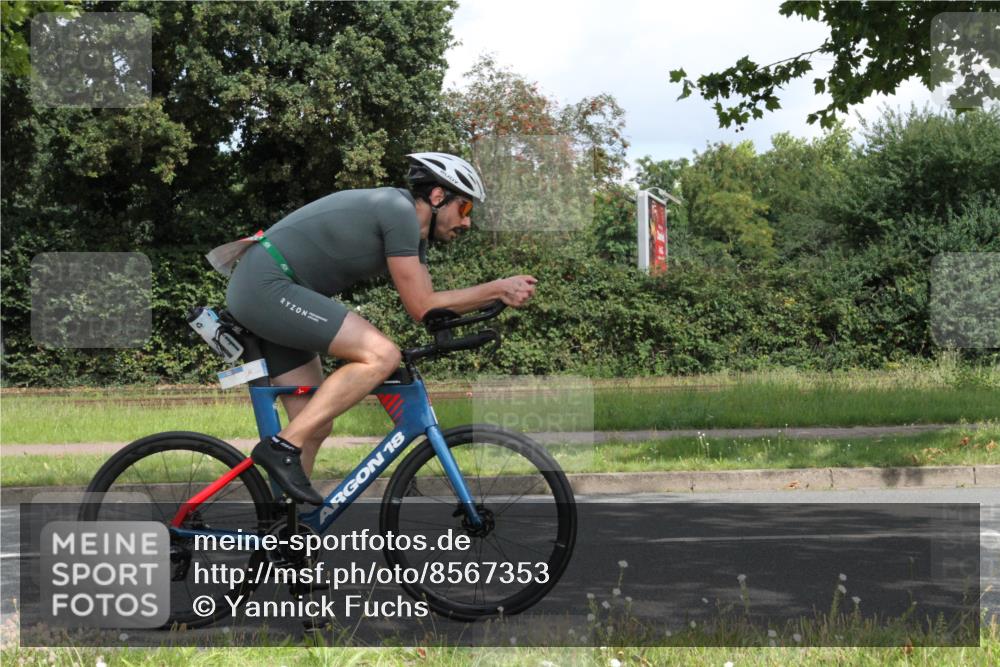 10.08.2025 - GEWOBA Citytriathlon Bremen Yannick Fuchs http://msf.ph/oto/8567353 10.08.2025 12:34:15 Radfahren 553, 686, 768, 822, 834, 891 meine-sportfotos.de