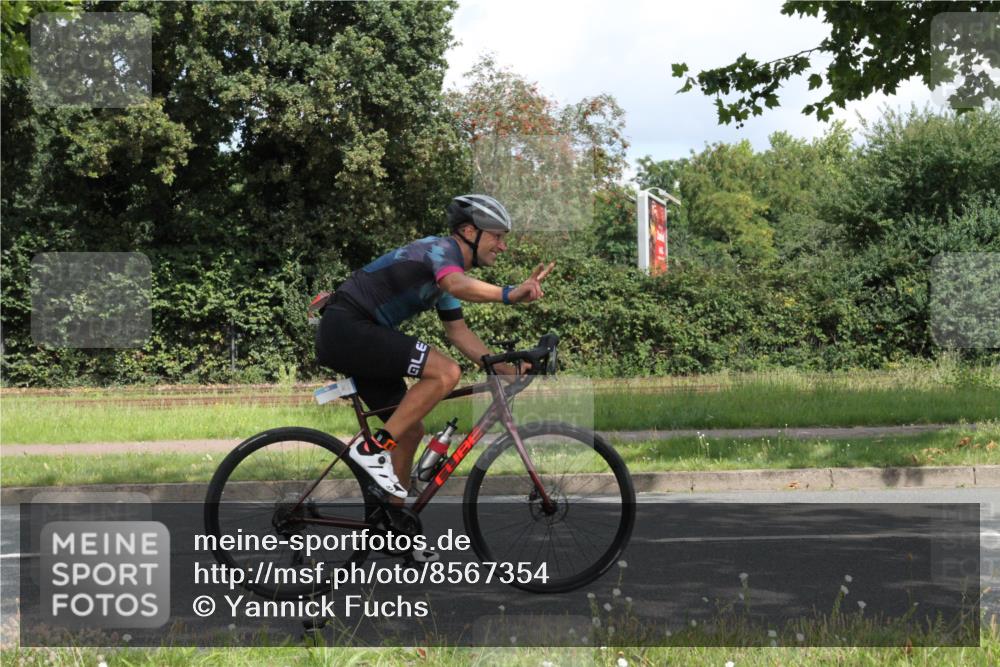 10.08.2025 - GEWOBA Citytriathlon Bremen Yannick Fuchs http://msf.ph/oto/8567354 10.08.2025 12:34:18 Radfahren 553, 686, 822, 834, 891, 912 meine-sportfotos.de