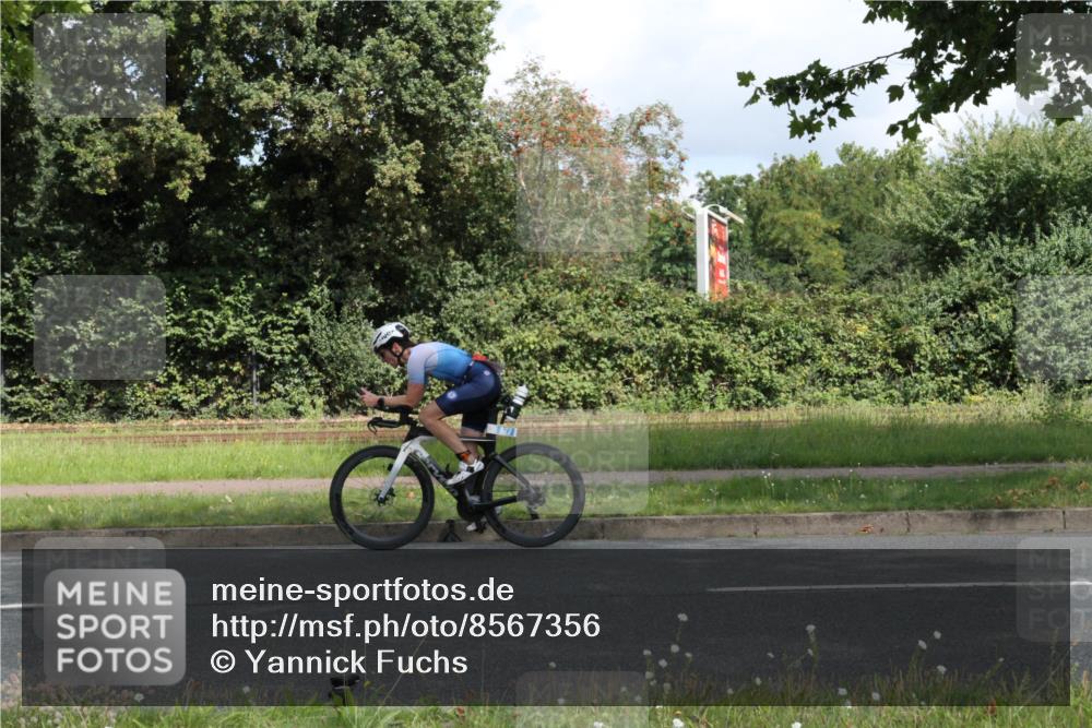 10.08.2025 - GEWOBA Citytriathlon Bremen Yannick Fuchs http://msf.ph/oto/8567356 10.08.2025 12:34:21 Radfahren 553, 686, 822, 834, 891, 912 meine-sportfotos.de