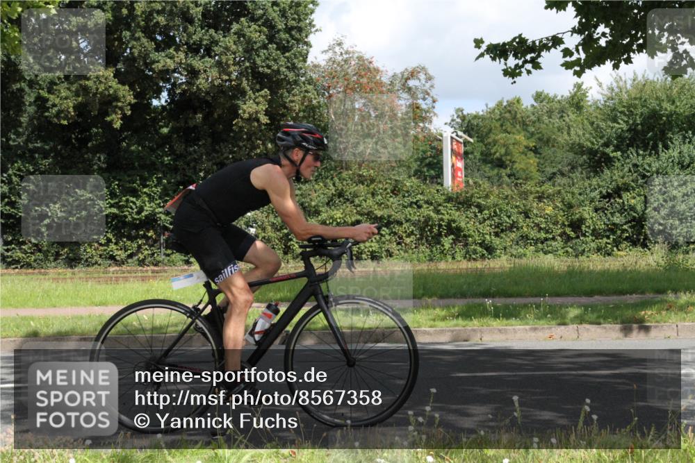10.08.2025 - GEWOBA Citytriathlon Bremen Yannick Fuchs http://msf.ph/oto/8567358 10.08.2025 12:34:25 Radfahren 553, 686, 822, 834, 891, 912, 1037 meine-sportfotos.de