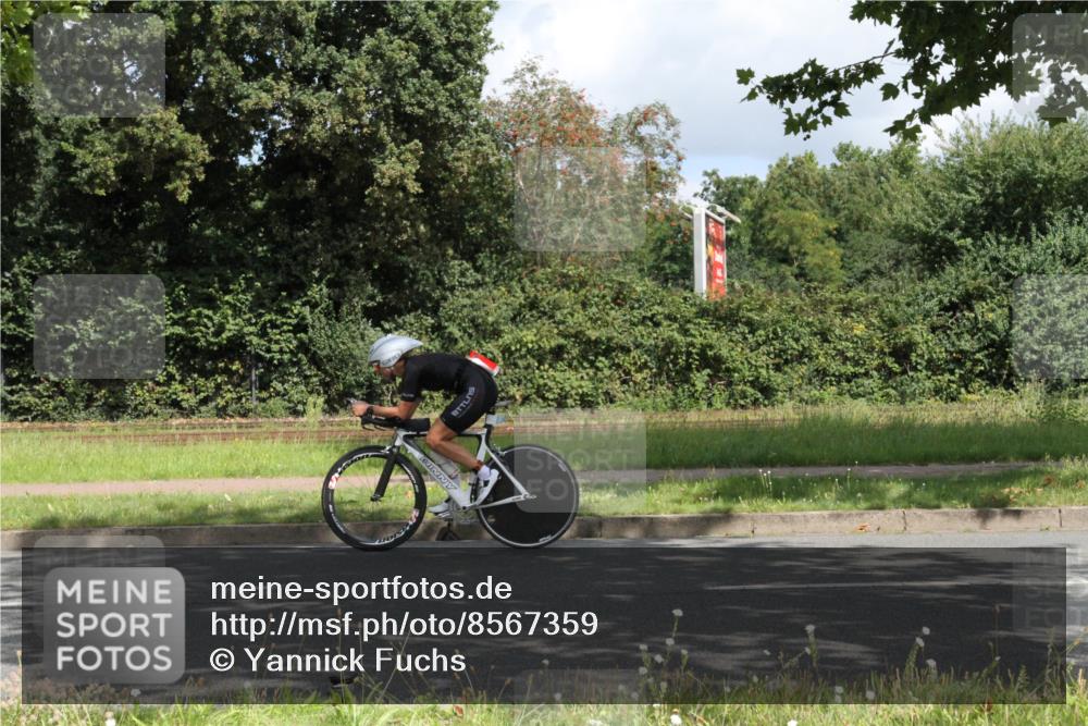 10.08.2025 - GEWOBA Citytriathlon Bremen Yannick Fuchs http://msf.ph/oto/8567359 10.08.2025 12:34:27 Radfahren 553, 584, 686, 822, 834, 891, 912, 914, 1027, 1037 meine-sportfotos.de