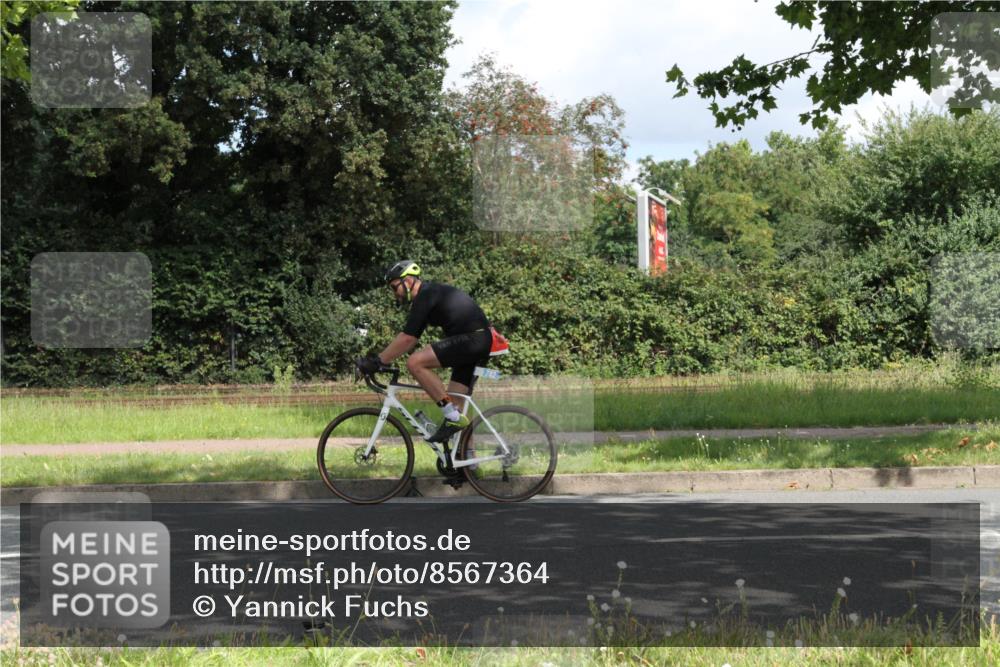 10.08.2025 - GEWOBA Citytriathlon Bremen Yannick Fuchs http://msf.ph/oto/8567364 10.08.2025 12:34:35 Radfahren 584, 591, 686, 736, 826, 841, 891, 912, 914, 1027, 1037 meine-sportfotos.de