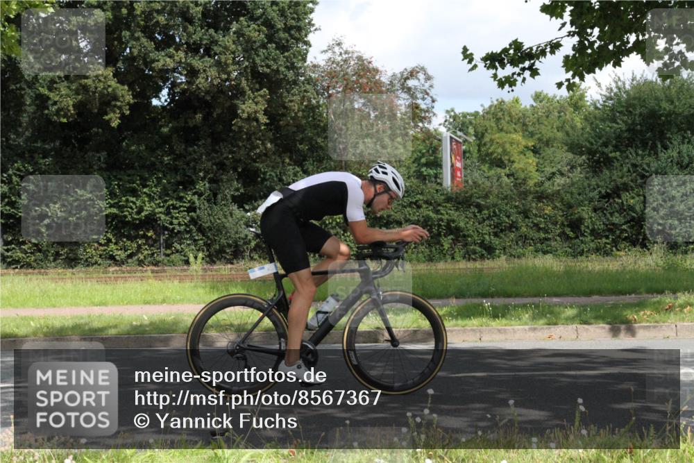 10.08.2025 - GEWOBA Citytriathlon Bremen Yannick Fuchs http://msf.ph/oto/8567367 10.08.2025 12:34:37 Radfahren 584, 591, 632, 686, 736, 826, 841, 891, 912, 914, 1027, 1037 meine-sportfotos.de