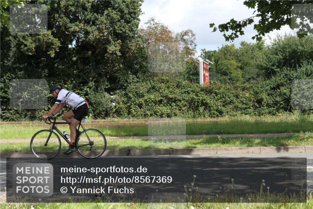 10.08.2025 - GEWOBA Citytriathlon Bremen Yannick Fuchs http://msf.ph/oto/8567369 10.08.2025 12:34:39 Radfahren 556, 584, 591, 632, 686, 736, 826, 841, 912, 914, 1027, 1037 meine-sportfotos.de