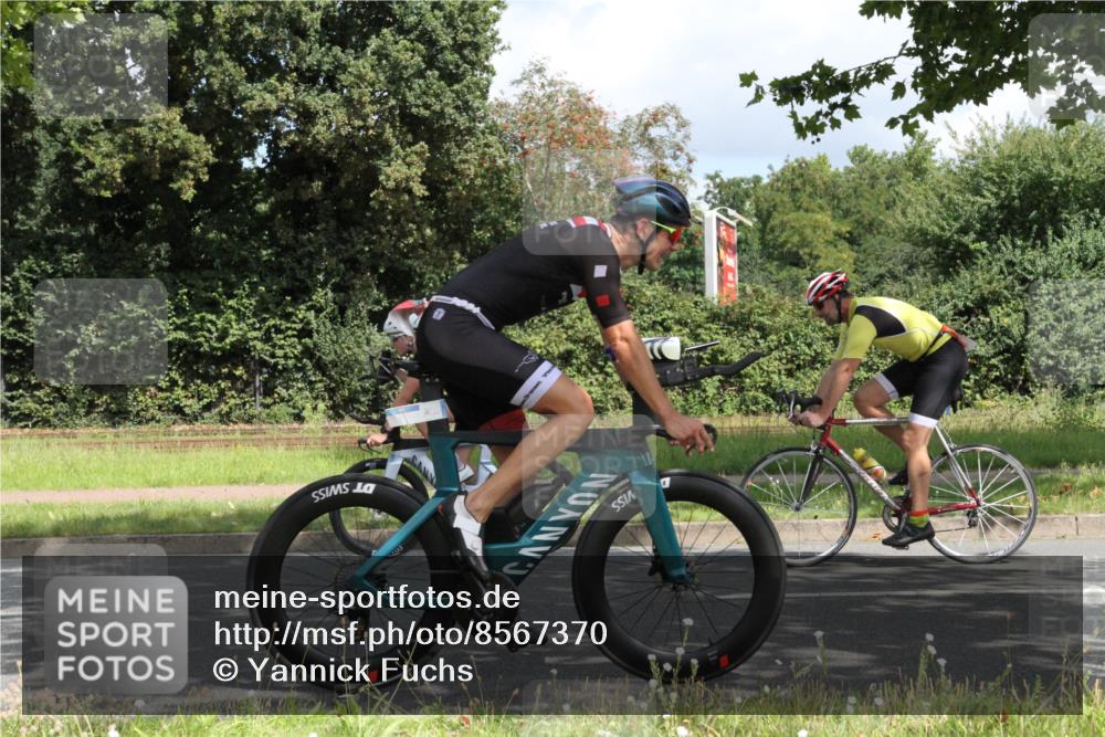 10.08.2025 - GEWOBA Citytriathlon Bremen Yannick Fuchs http://msf.ph/oto/8567370 10.08.2025 12:34:42 Radfahren 556, 584, 591, 632, 736, 826, 841, 914, 1027, 1037 meine-sportfotos.de