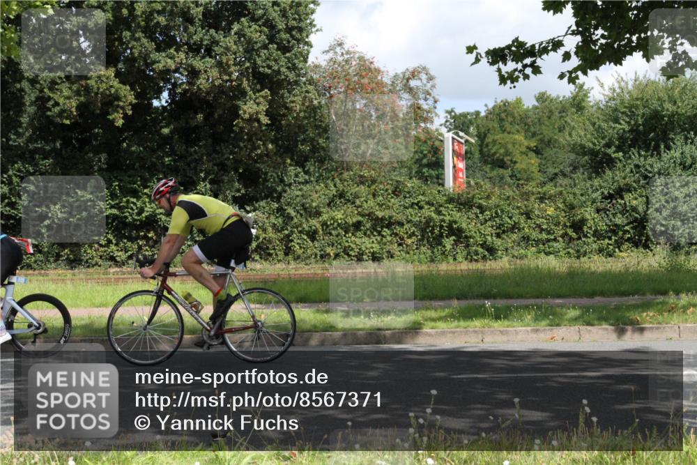 10.08.2025 - GEWOBA Citytriathlon Bremen Yannick Fuchs http://msf.ph/oto/8567371 10.08.2025 12:34:42 Radfahren 556, 584, 591, 632, 736, 826, 841, 914, 1027, 1037 meine-sportfotos.de