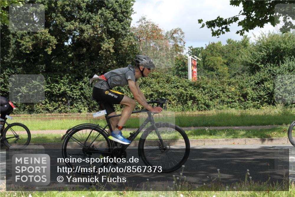 10.08.2025 - GEWOBA Citytriathlon Bremen Yannick Fuchs http://msf.ph/oto/8567373 10.08.2025 12:34:44 Radfahren 556, 584, 591, 632, 736, 826, 841, 914, 1027, 1037 meine-sportfotos.de