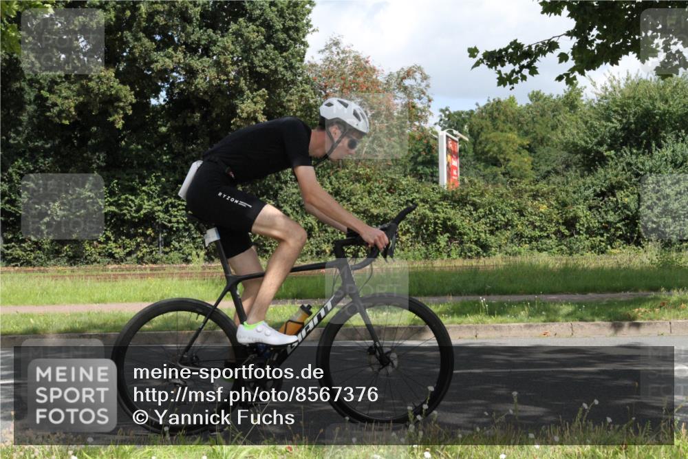 10.08.2025 - GEWOBA Citytriathlon Bremen Yannick Fuchs http://msf.ph/oto/8567376 10.08.2025 12:34:48 Radfahren 556, 584, 591, 632, 680, 736, 826, 841, 855, 914, 915, 1027, 1037 meine-sportfotos.de