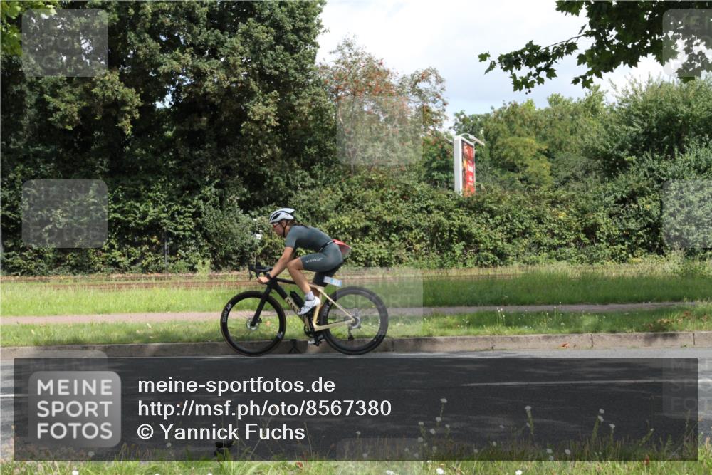 10.08.2025 - GEWOBA Citytriathlon Bremen Yannick Fuchs http://msf.ph/oto/8567380 10.08.2025 12:34:52 Radfahren 556, 591, 632, 680, 736, 826, 841, 855, 915, 956, 1035 meine-sportfotos.de
