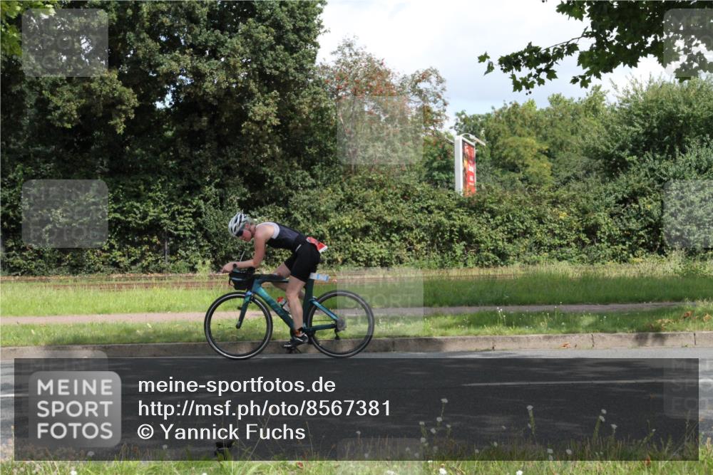10.08.2025 - GEWOBA Citytriathlon Bremen Yannick Fuchs http://msf.ph/oto/8567381 10.08.2025 12:34:52 Radfahren 556, 591, 632, 680, 736, 826, 841, 855, 915, 956, 1035 meine-sportfotos.de