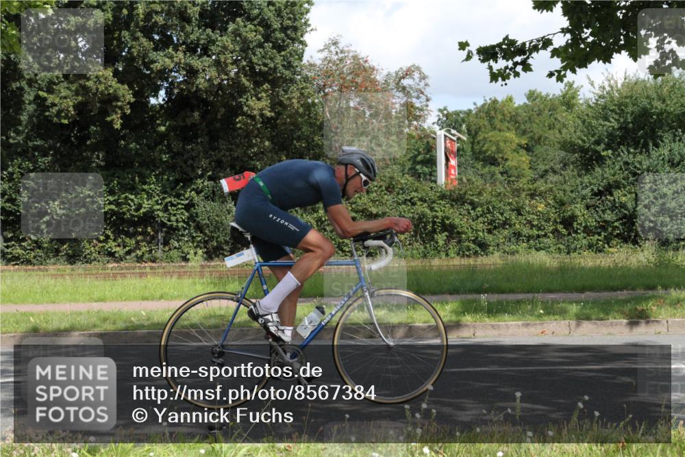 10.08.2025 - GEWOBA Citytriathlon Bremen Yannick Fuchs http://msf.ph/oto/8567384 10.08.2025 12:34:59 Radfahren 556, 558, 591, 632, 680, 707, 855, 902, 915, 956, 1035 meine-sportfotos.de