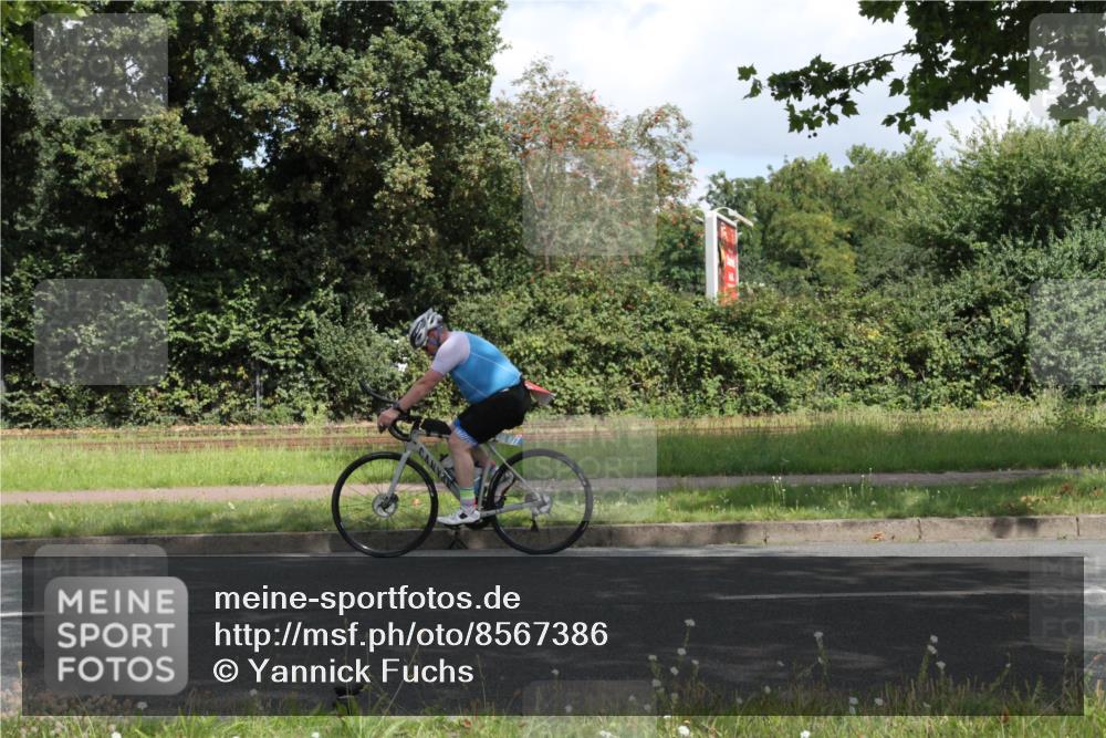 10.08.2025 - GEWOBA Citytriathlon Bremen Yannick Fuchs http://msf.ph/oto/8567386 10.08.2025 12:35:02 Radfahren 556, 558, 680, 707, 855, 902, 915, 956, 977, 1035 meine-sportfotos.de