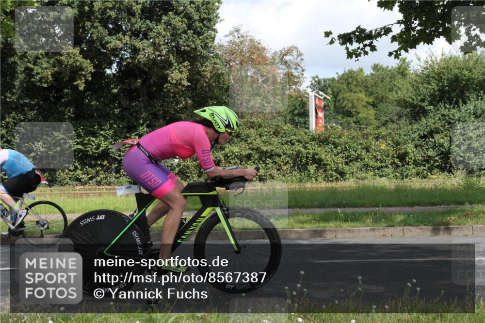 10.08.2025 - GEWOBA Citytriathlon Bremen Yannick Fuchs http://msf.ph/oto/8567387 10.08.2025 12:35:02 Radfahren 556, 558, 680, 707, 855, 902, 915, 956, 977, 1035 meine-sportfotos.de