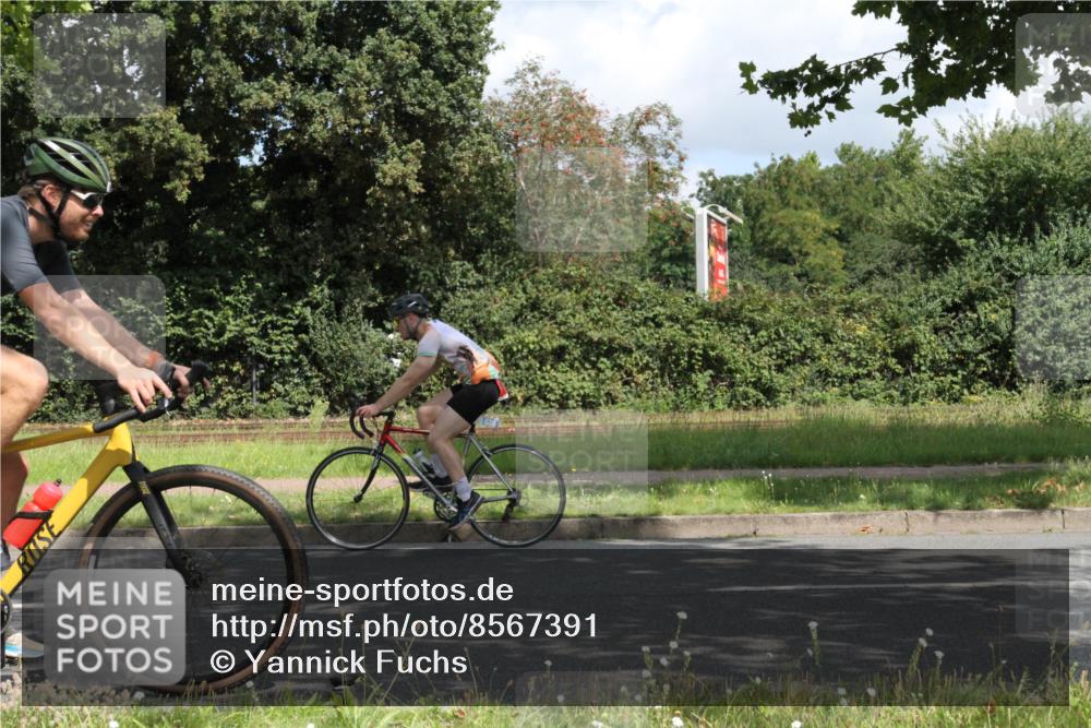 10.08.2025 - GEWOBA Citytriathlon Bremen Yannick Fuchs http://msf.ph/oto/8567391 10.08.2025 12:35:11 Radfahren 558, 579, 707, 855, 902, 915, 956, 973, 977, 1035, 1039 meine-sportfotos.de
