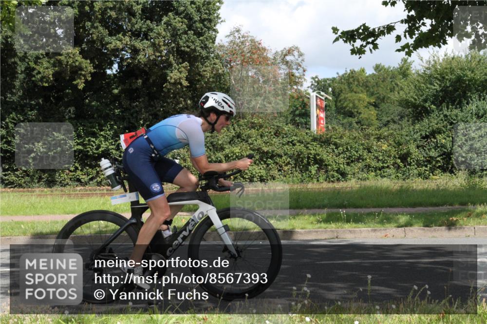 10.08.2025 - GEWOBA Citytriathlon Bremen Yannick Fuchs http://msf.ph/oto/8567393 10.08.2025 12:35:13 Radfahren 558, 579, 707, 902, 956, 973, 977, 1035, 1039 meine-sportfotos.de