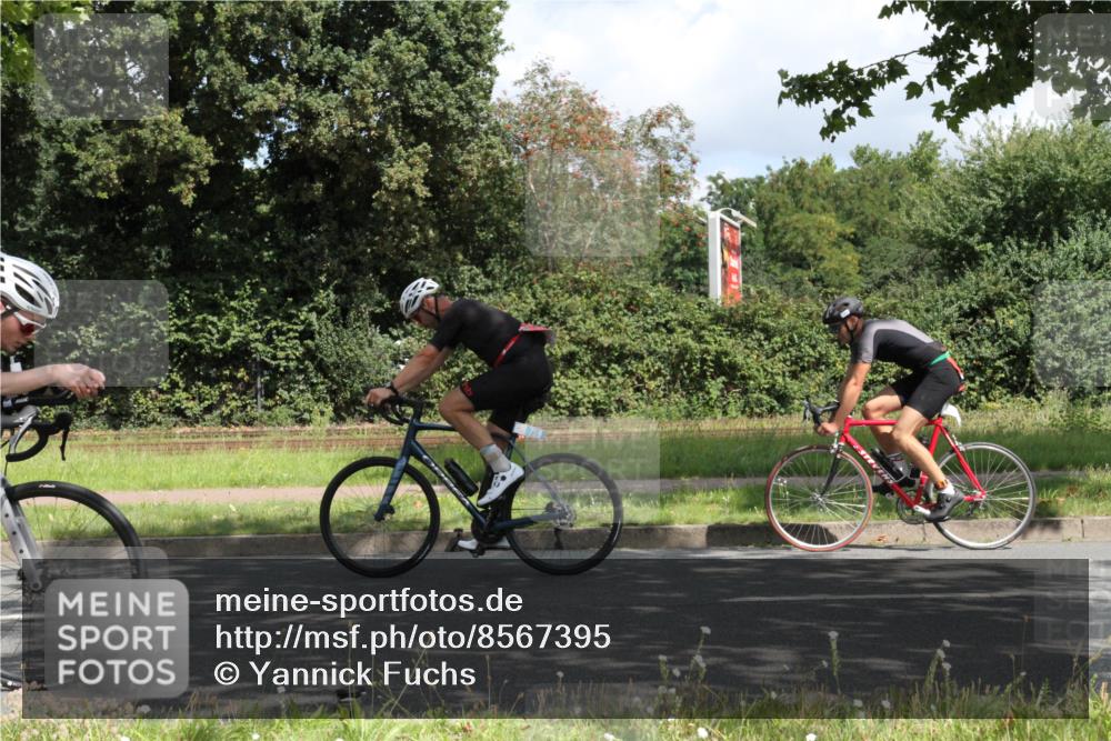 10.08.2025 - GEWOBA Citytriathlon Bremen Yannick Fuchs http://msf.ph/oto/8567395 10.08.2025 12:35:21 Radfahren 558, 579, 642, 707, 742, 973, 977, 1039 meine-sportfotos.de