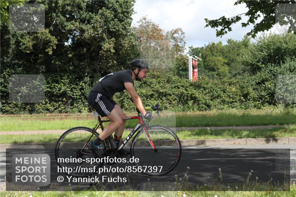 10.08.2025 - GEWOBA Citytriathlon Bremen Yannick Fuchs http://msf.ph/oto/8567397 10.08.2025 12:35:24 Radfahren 579, 642, 719, 742, 783, 833, 919, 973, 977, 1039 meine-sportfotos.de