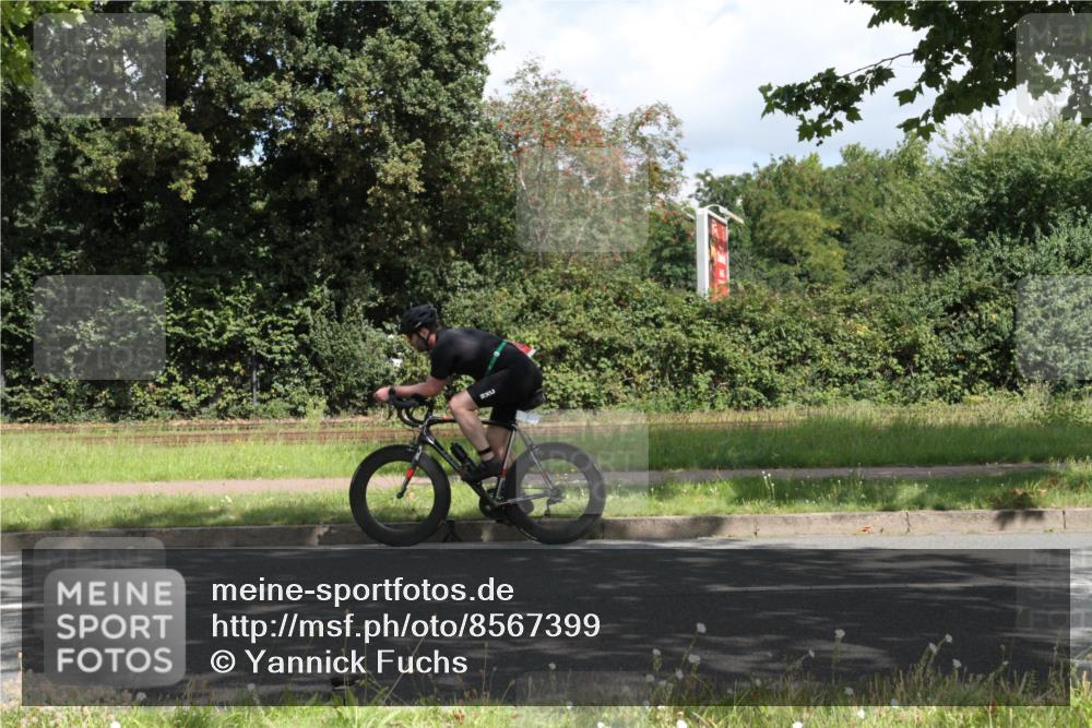 10.08.2025 - GEWOBA Citytriathlon Bremen Yannick Fuchs http://msf.ph/oto/8567399 10.08.2025 12:35:31 Radfahren 579, 642, 719, 742, 763, 783, 833, 919, 973, 1039 meine-sportfotos.de